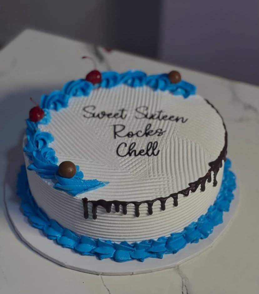 8-inch, single-layer cake for a Trelluna Build a Gift